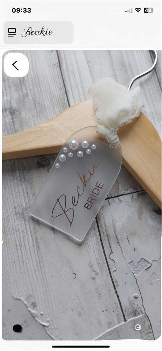Frosted Pearl Hanger Tag